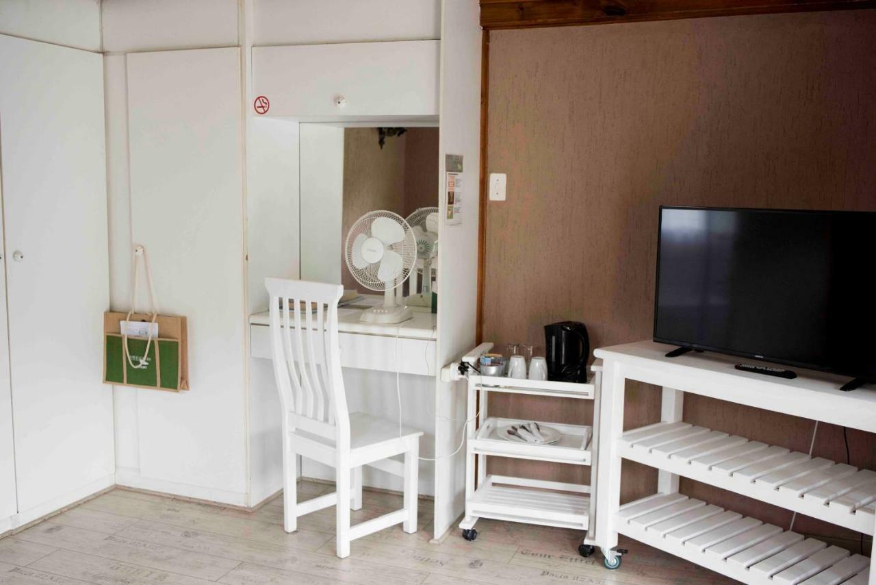 Greenfields Guesthouse & Restaurant อัลเบอร์ตัน ภายนอก รูปภาพ